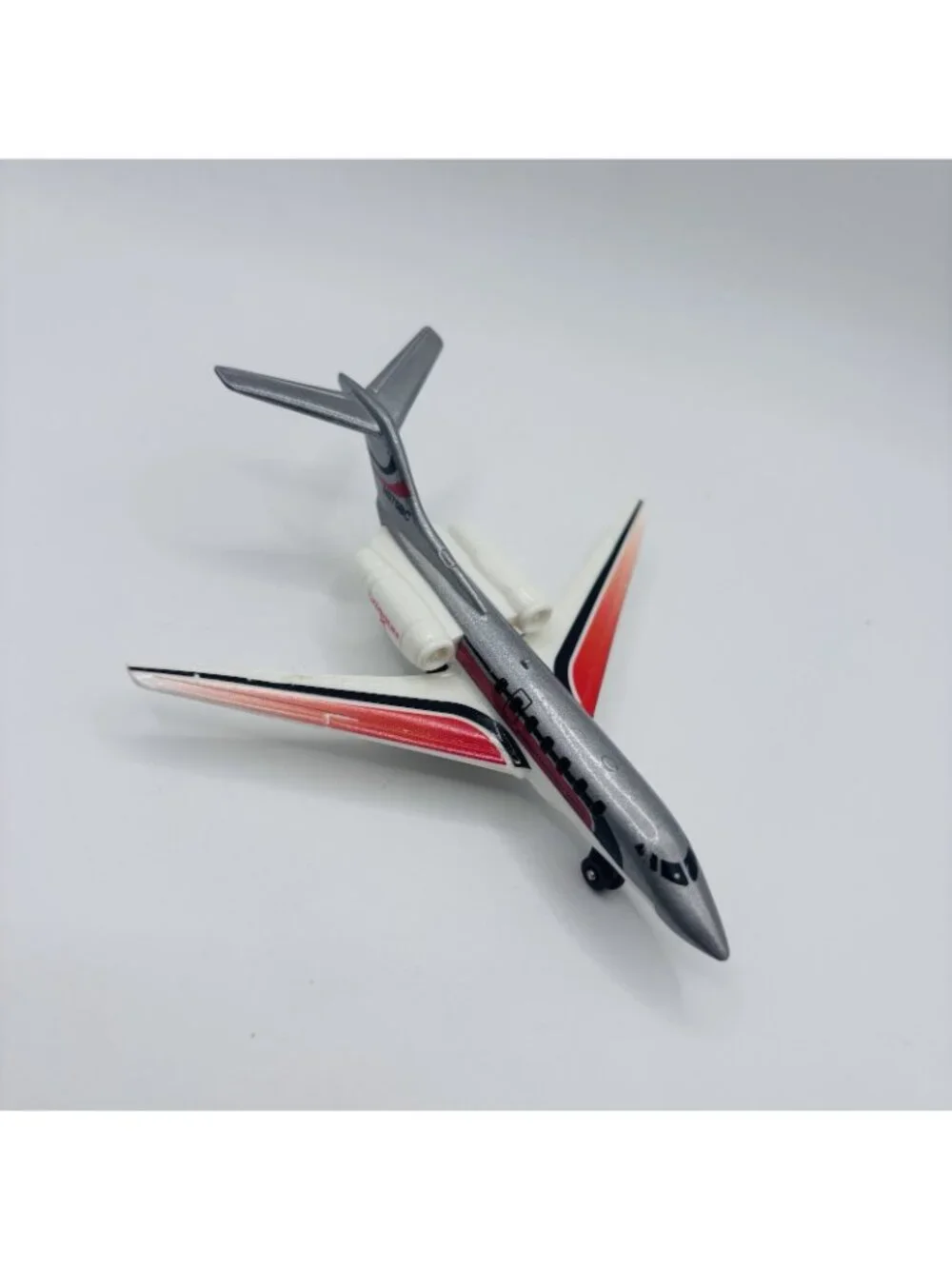 Vintage Lot of Diecast Commercial Aircraft. Set of 5! 3 Planes are Matchbox!